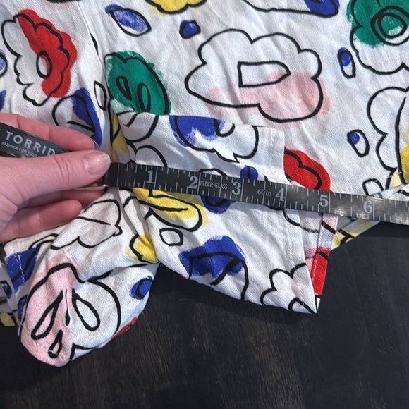 Eloquii White Floral Pull On Flowy Shorts Size 22 - Picture 5 of 6